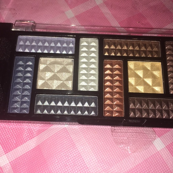 🎈SALE🎈🎀#8.MAKEUP BUNDLE🎀 - Picture 5 of 9